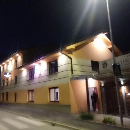 Guesthouse Zivko Dobrovce Екстер'єр фото