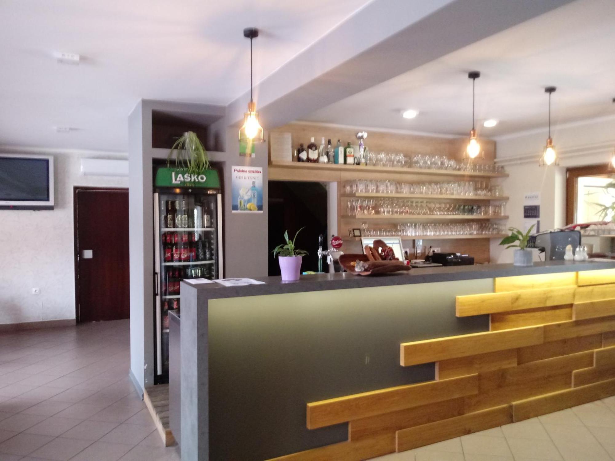 Guesthouse Zivko Dobrovce Екстер'єр фото