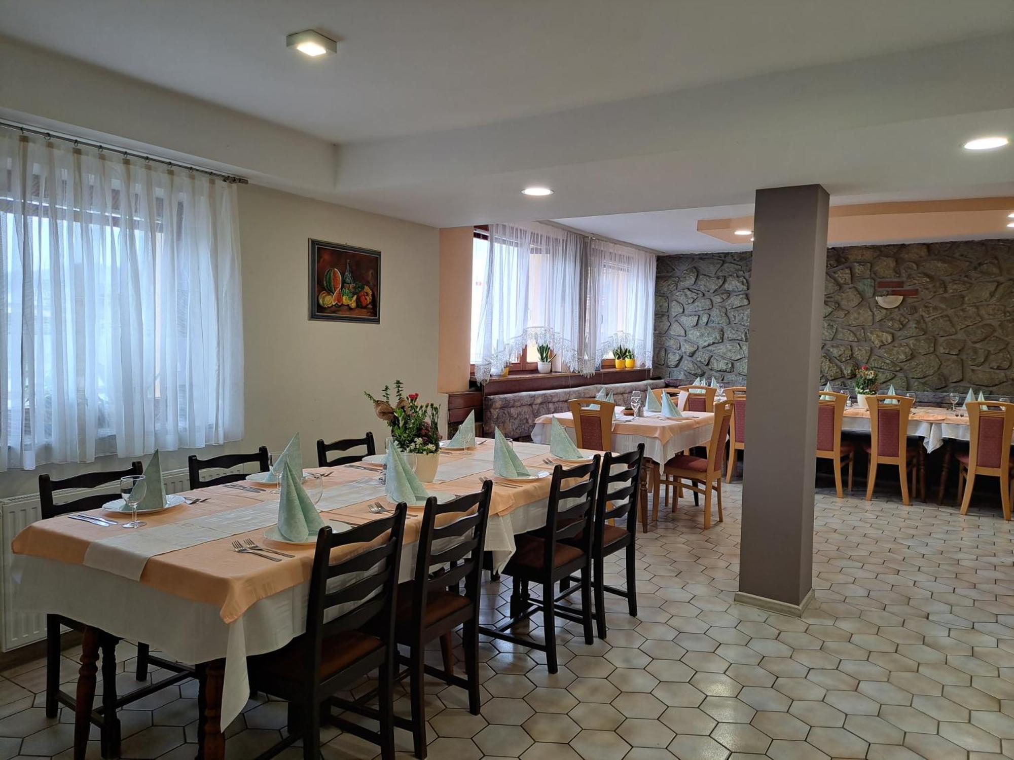 Guesthouse Zivko Dobrovce Екстер'єр фото