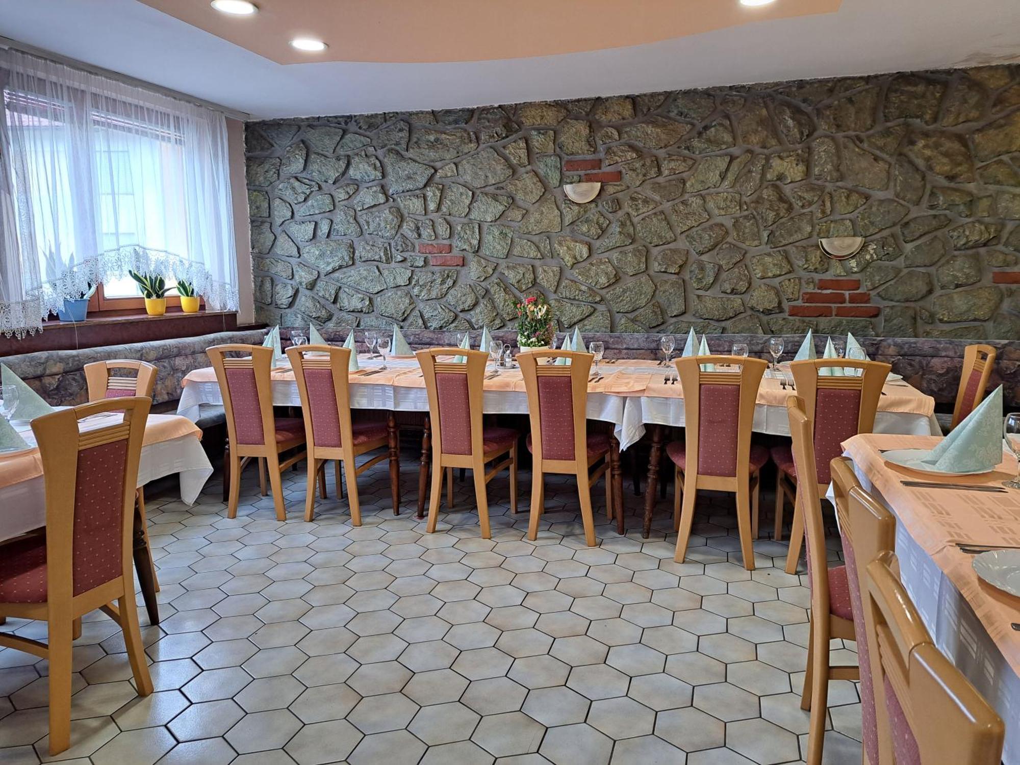 Guesthouse Zivko Dobrovce Екстер'єр фото