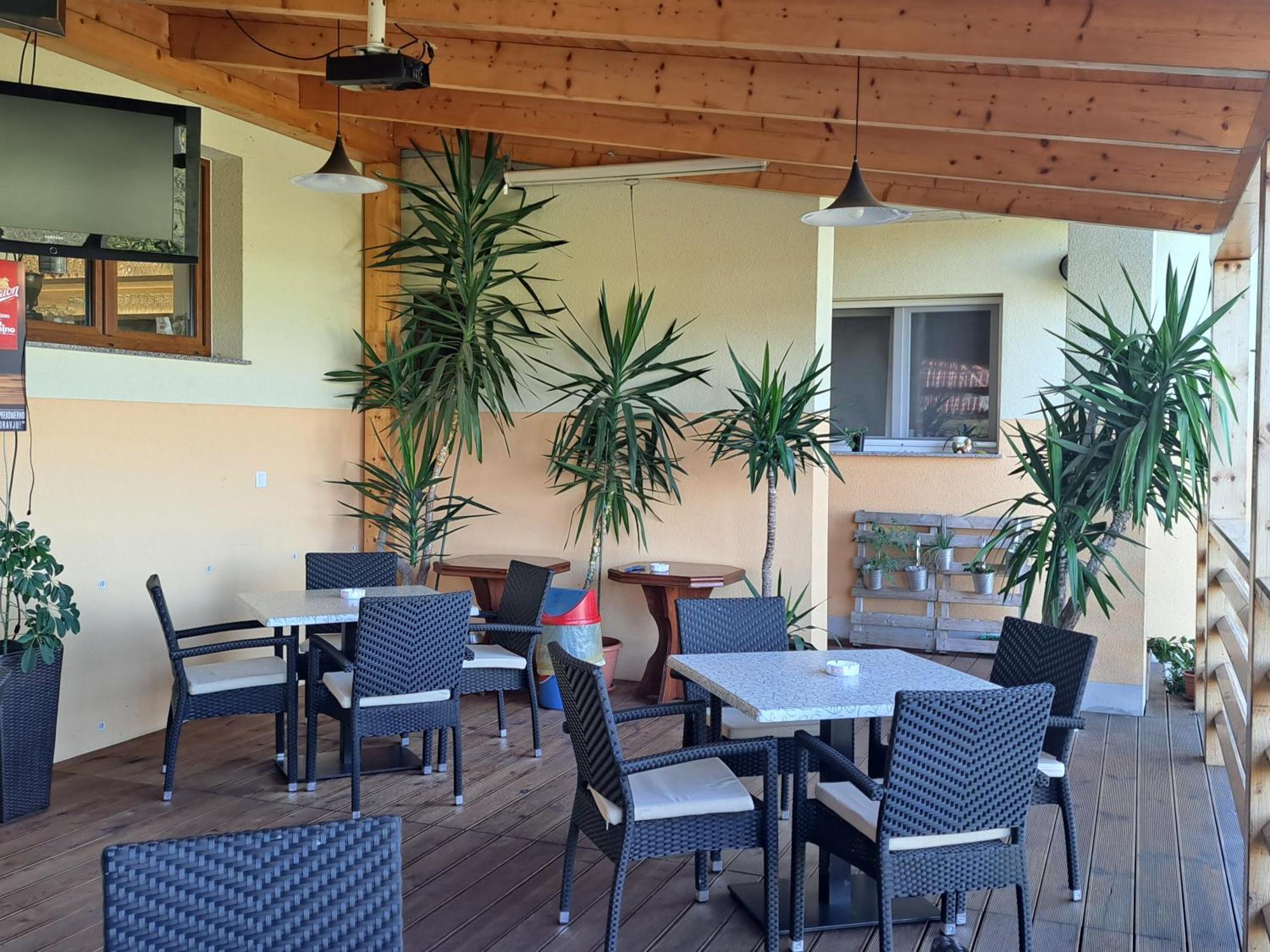 Guesthouse Zivko Dobrovce Екстер'єр фото