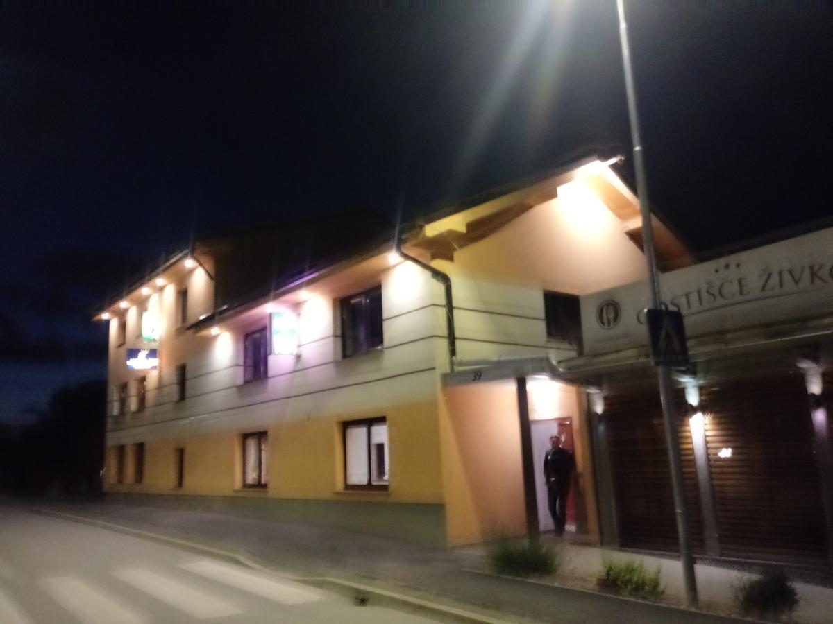 Guesthouse Zivko Dobrovce Екстер'єр фото